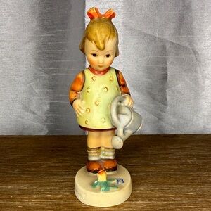 Vtg MJ Hummel #74 “Little Gardener” TMK-3 Ceramic Figurine 5 5/8” Tall